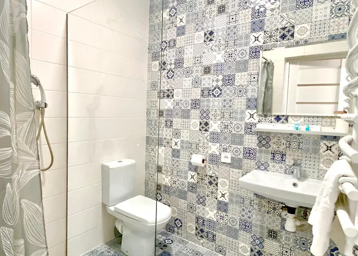 Friends House * בוקובל
